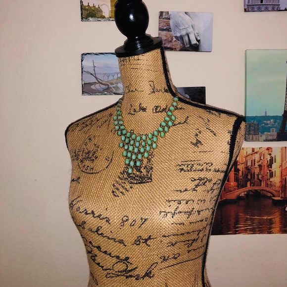 Gold and mint green bib necklace & earring set - Picture 4 of 6